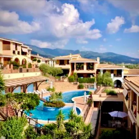 Bilocale Con Piscina A * Villasimius