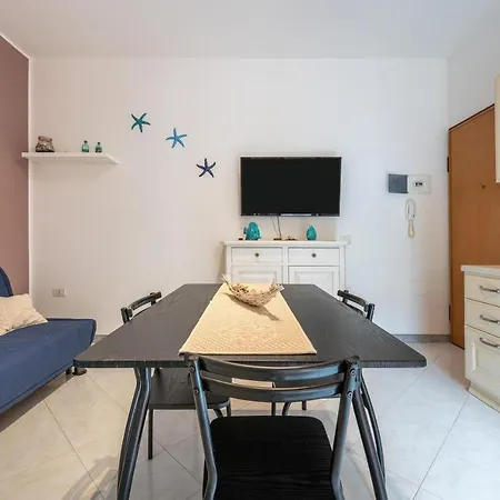 Bilocale Con Piscina A דירה *