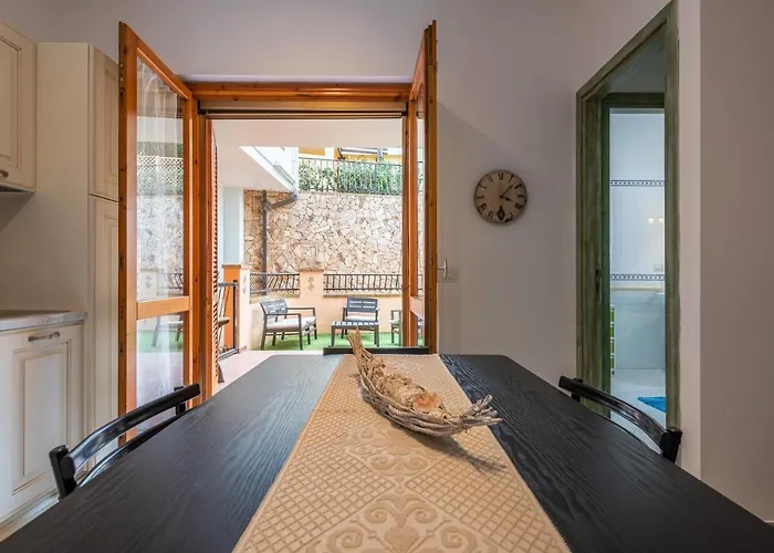 Bilocale Con Piscina A *