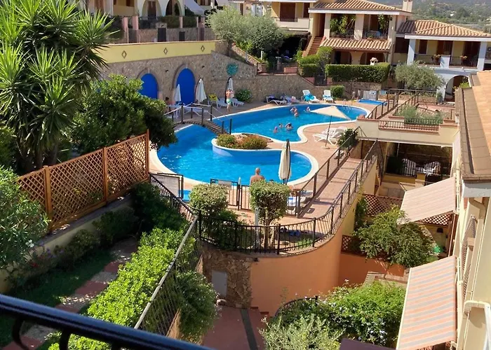 Апартаменты Bilocale Con Piscina A *